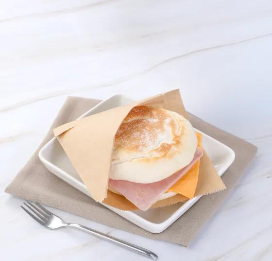 Ham & Cheddar English Muffin 